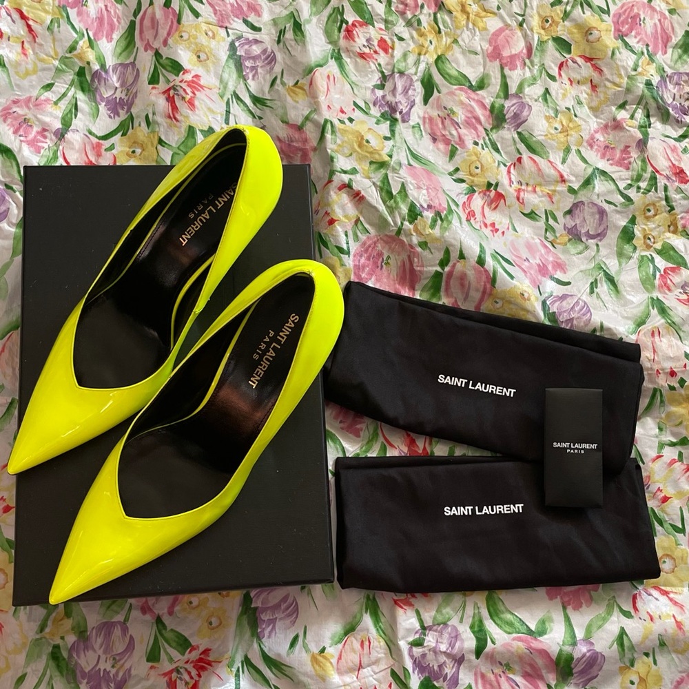 NEON YELLOW PATENTLEATHER YVES SAINT LAURENT HEELS